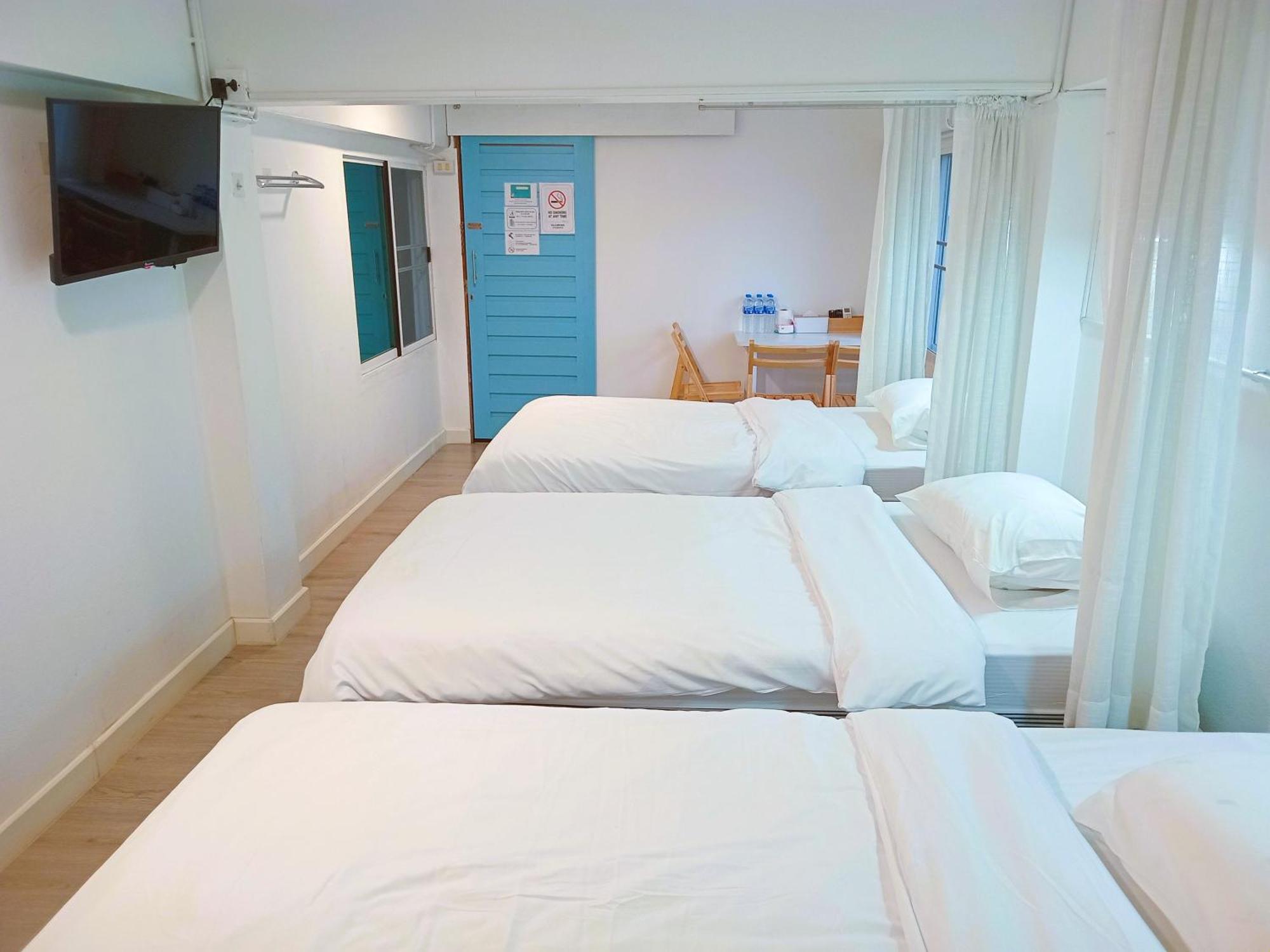 Chapter 1 Hostel Chiang Mai Exterior photo